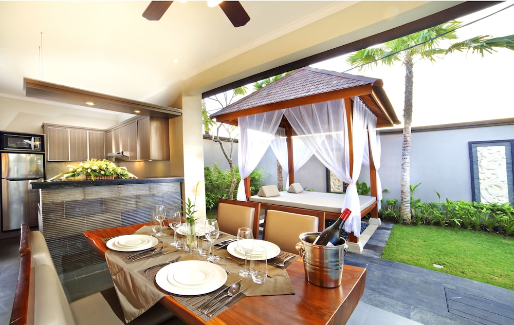 The Banyumas Suite Villa Legian 26/39