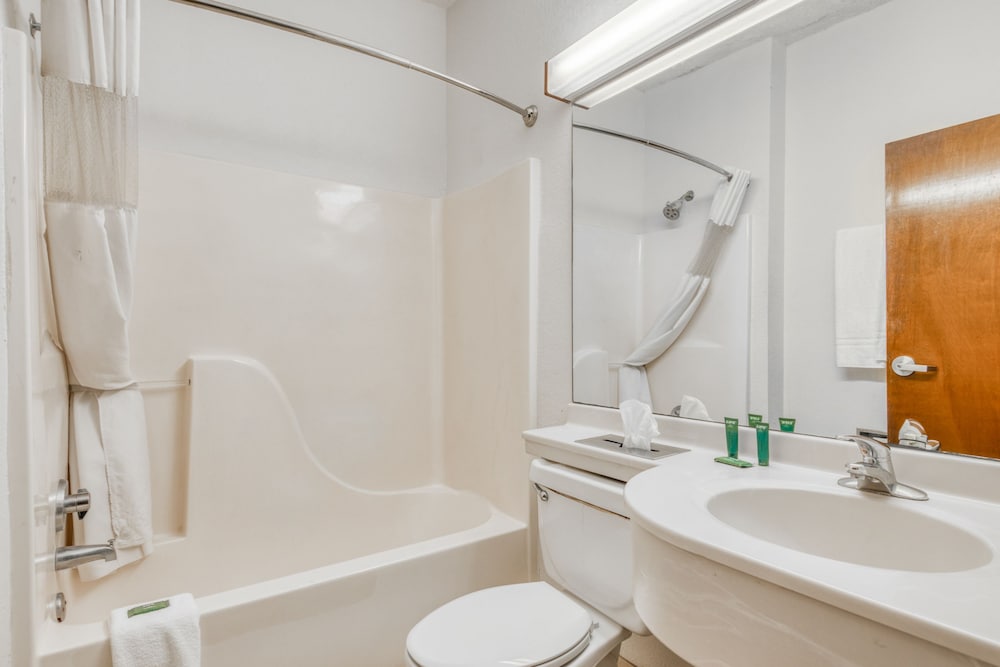 Trident Inn And Suites 24/60