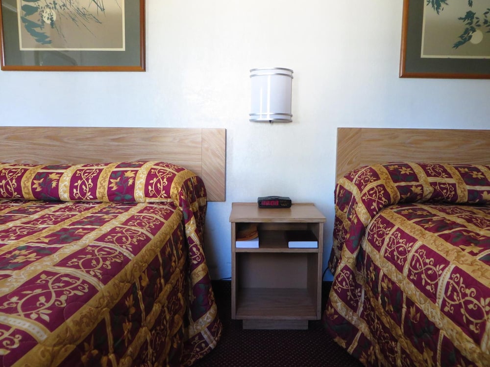 American Inn Ontario 20/35
