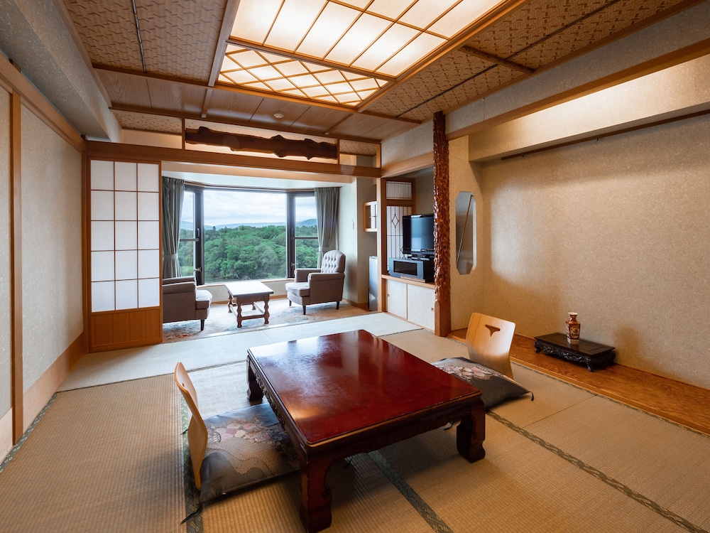JAPANESE, LAKE VIEW