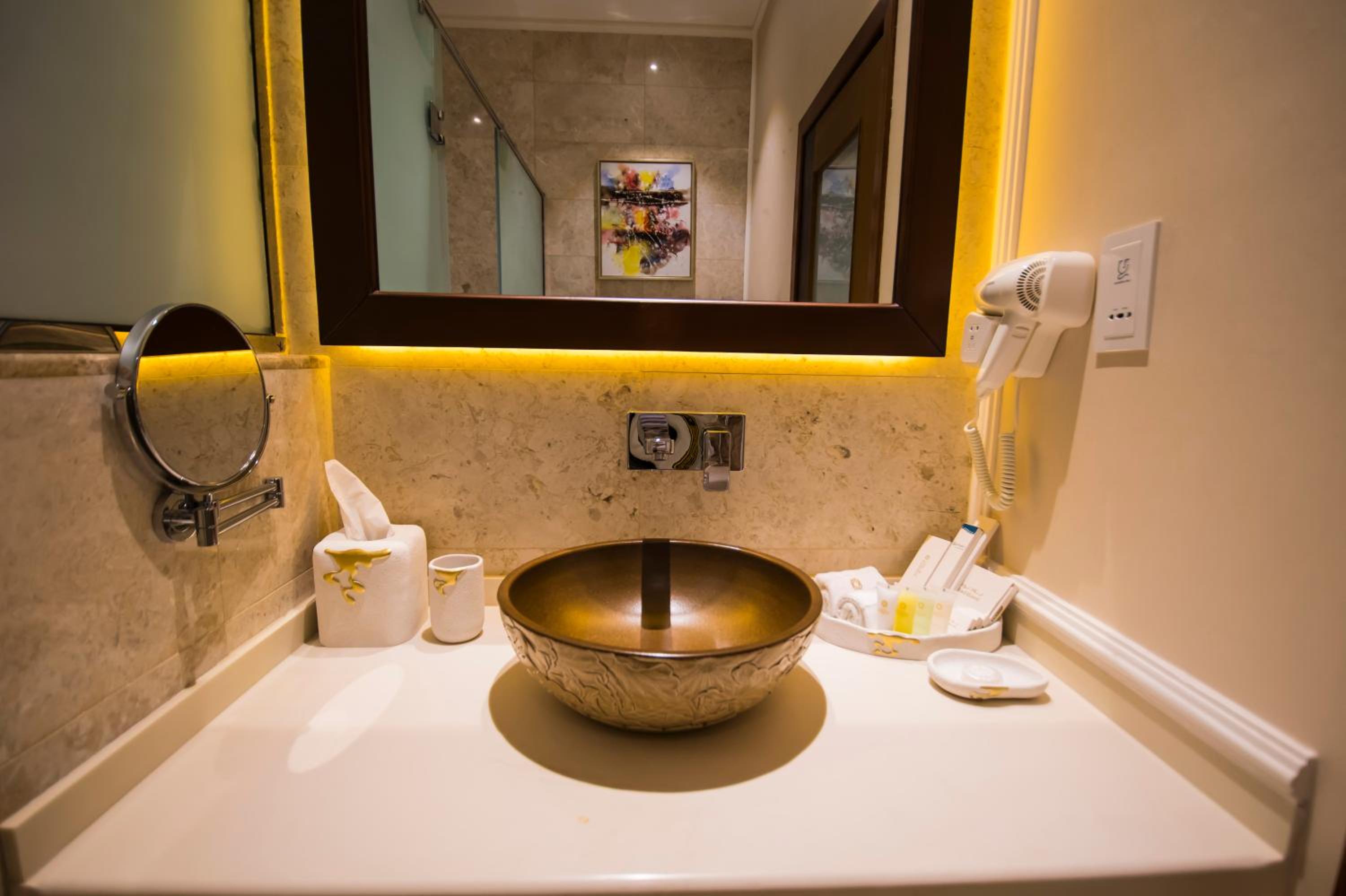 جناح بريميوم بسرير كينج، Belad Bont Resort 4/4