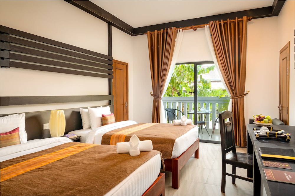 Reveal Courtyard in Reveal Angkor 31/60