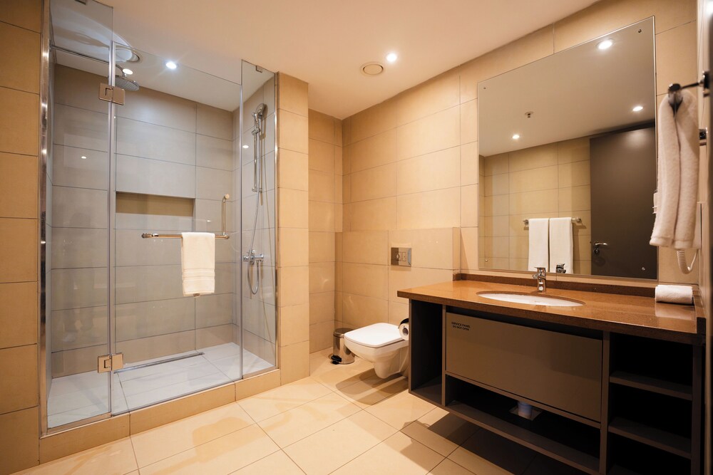 Trademark Suites at Enaki Town 53/60