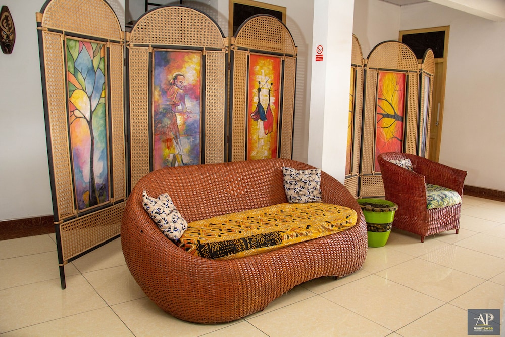 Asantewaa Premier Guesthouse 28/49