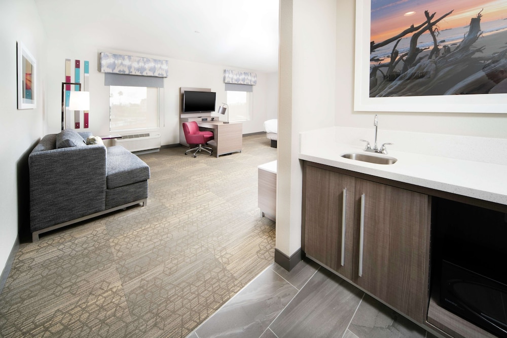 Hampton Inn and Suites Santa Maria 6/48
