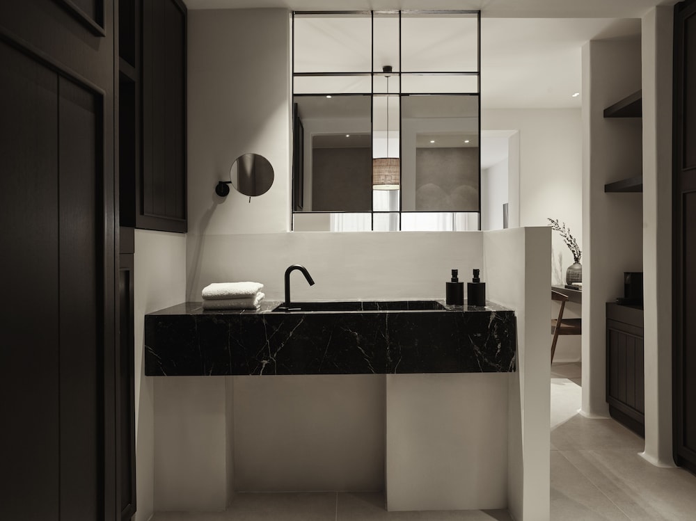 Ezio Bo Luxury Living 7/45