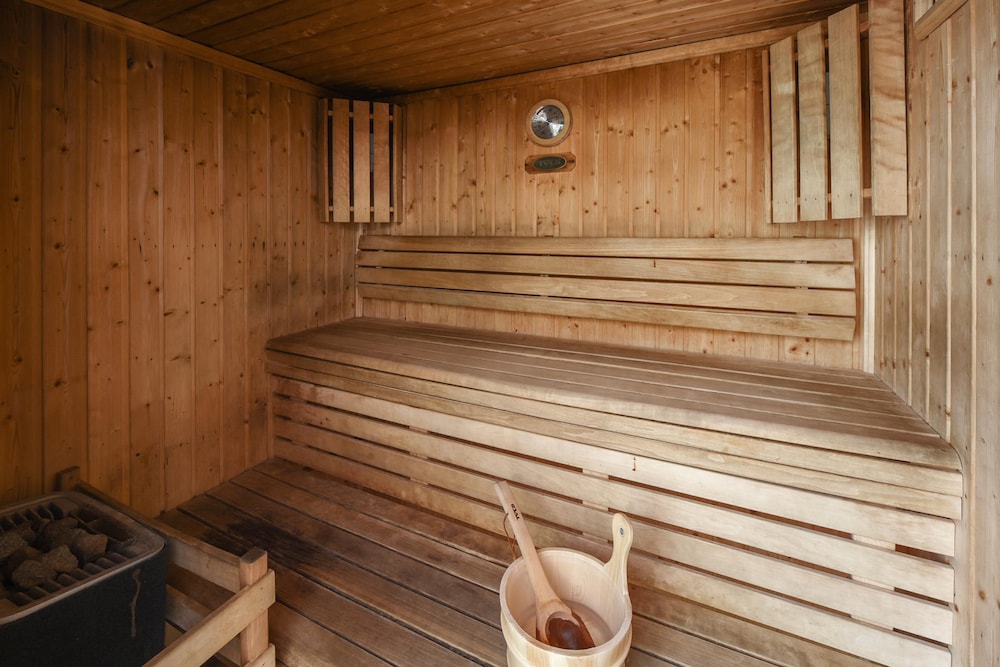swimming pool spa