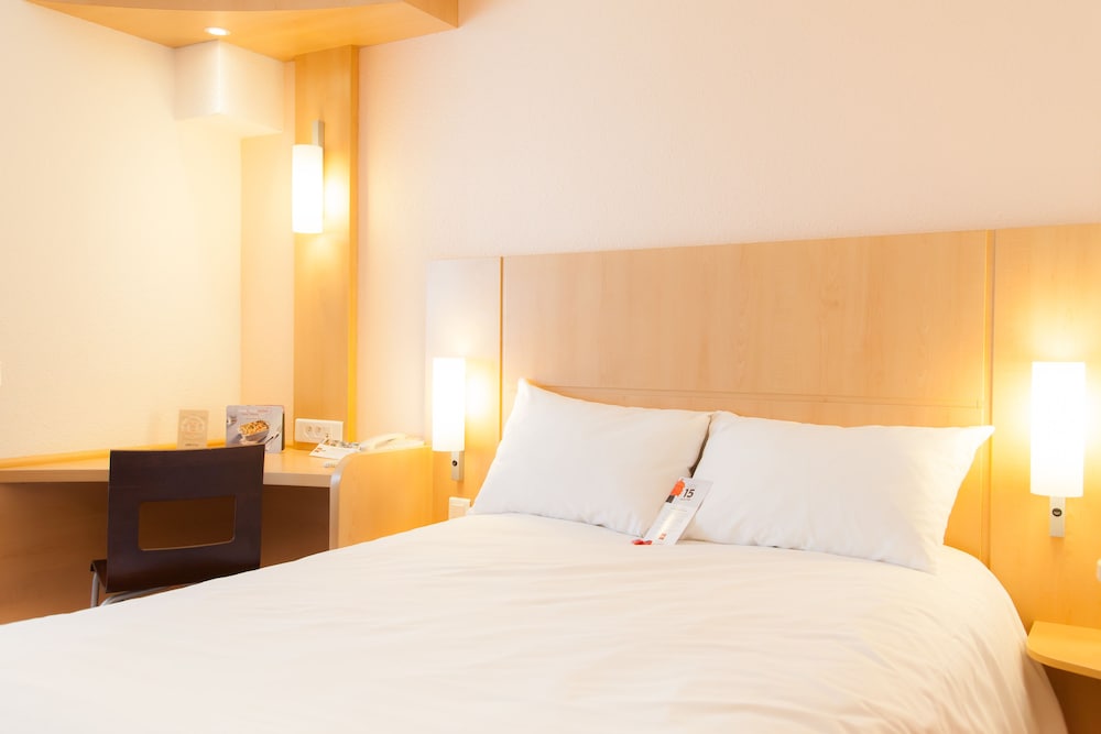 Ibis Poitiers Centre 13/48