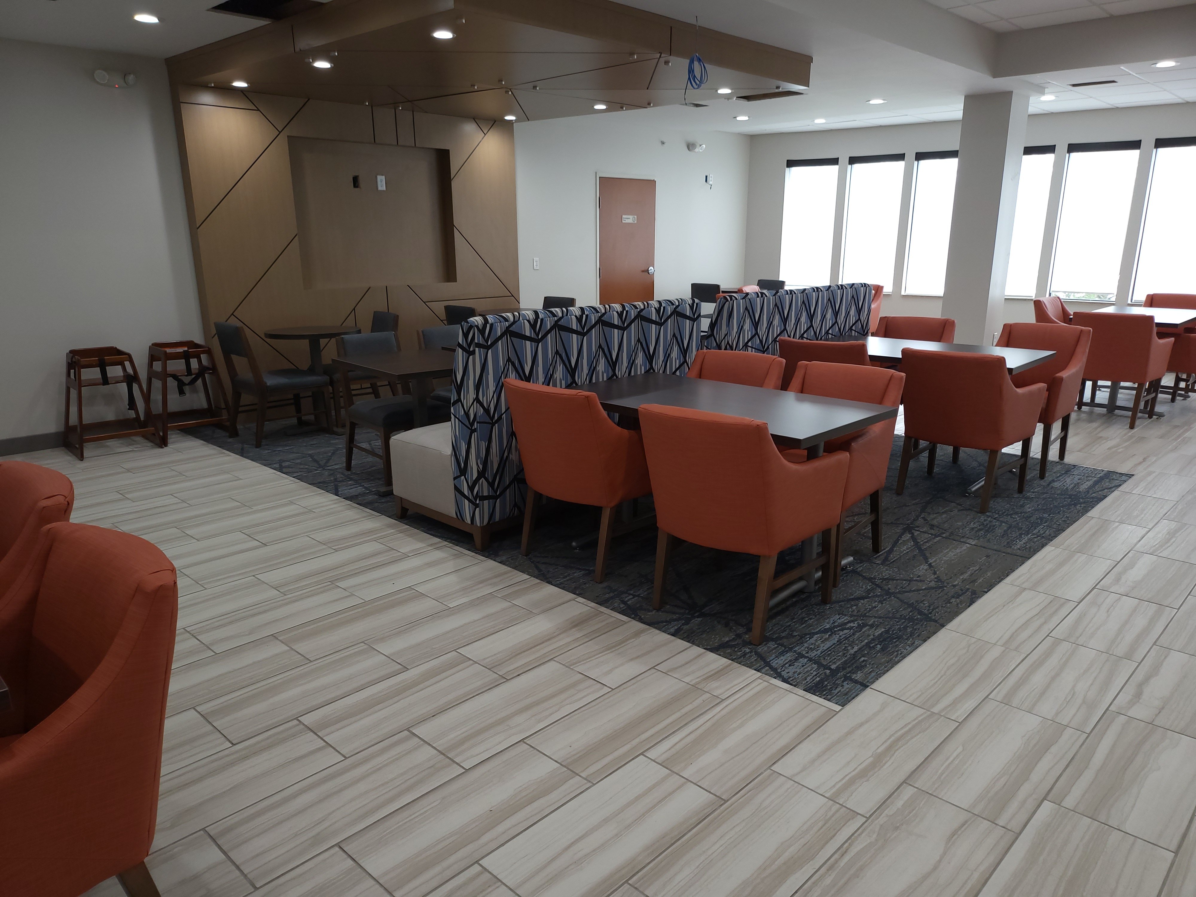 Holiday Inn Express Hotels And Suites Dayton North Tipp City 37/48