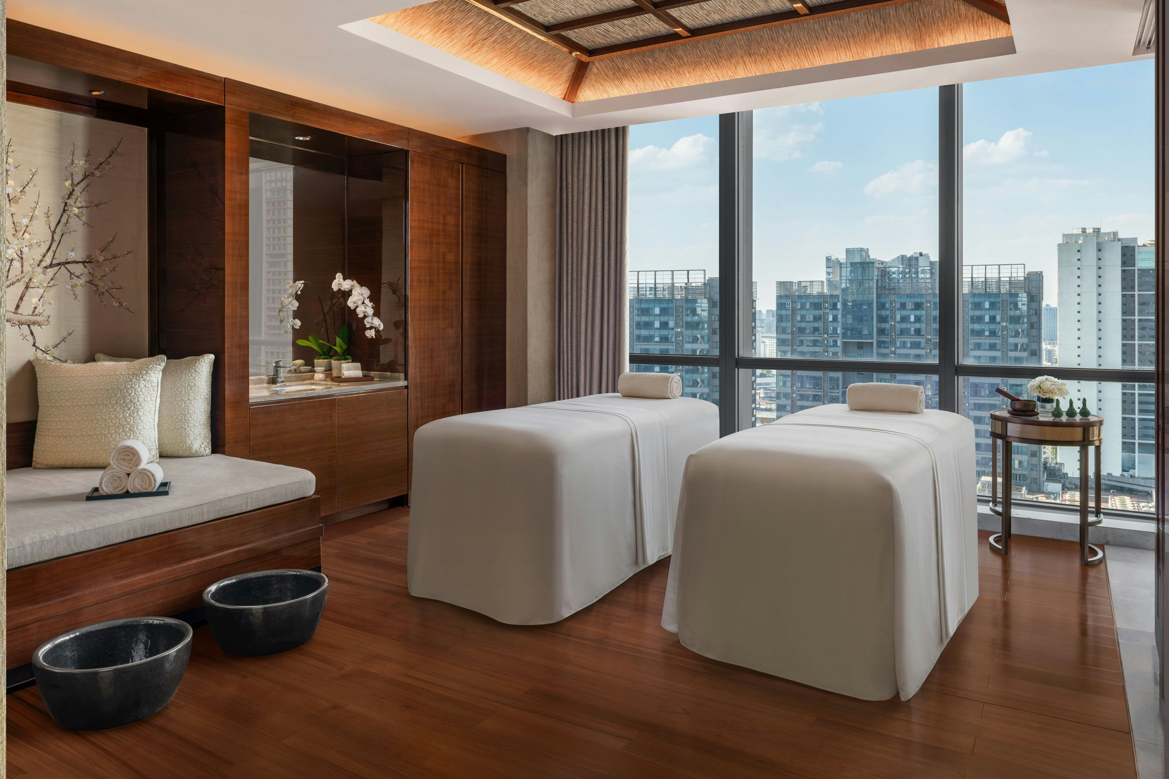 Ritz Carlton Chengdu 11/66