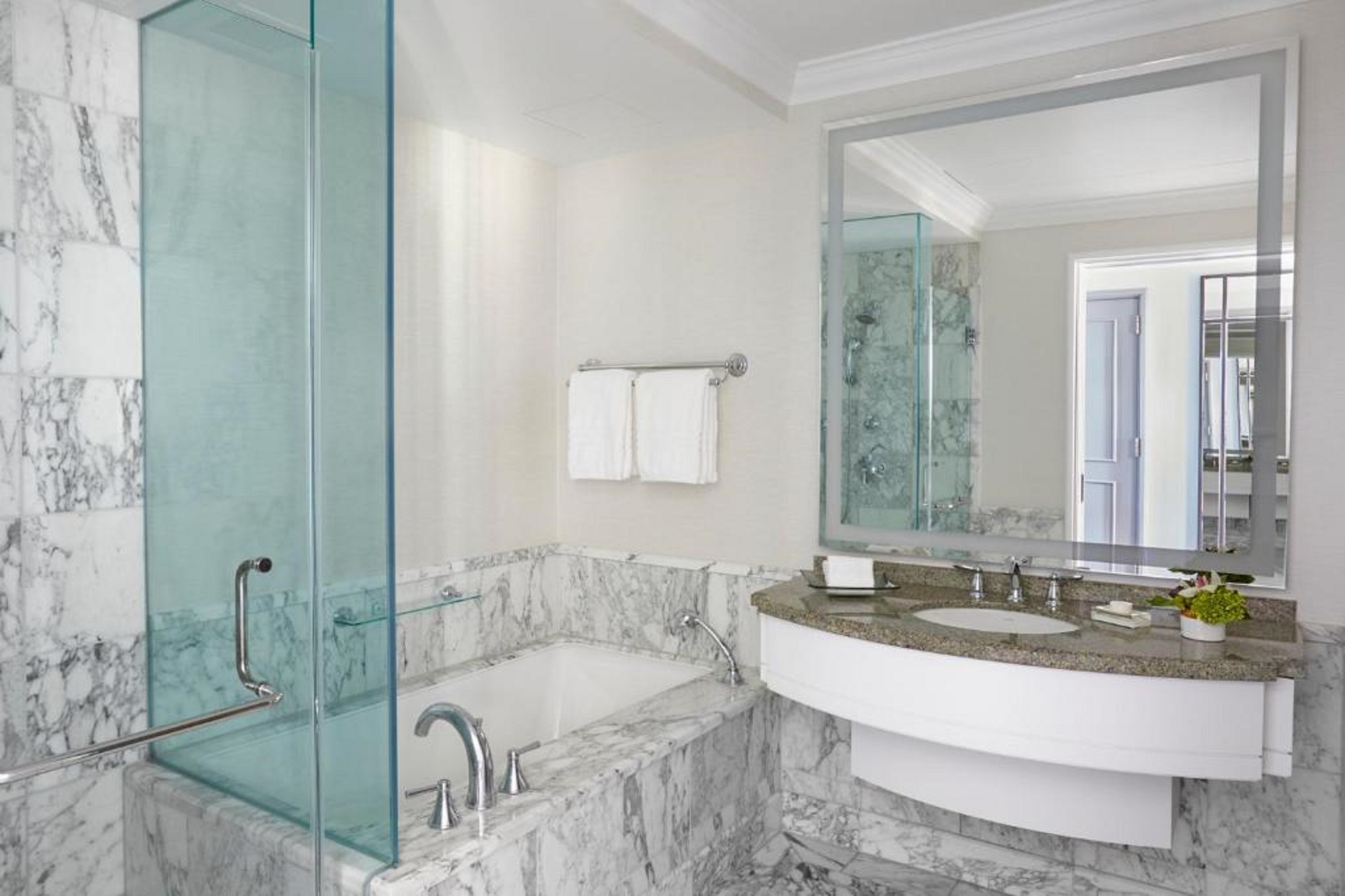 Studio, Suite, Rodeo View, Accessible