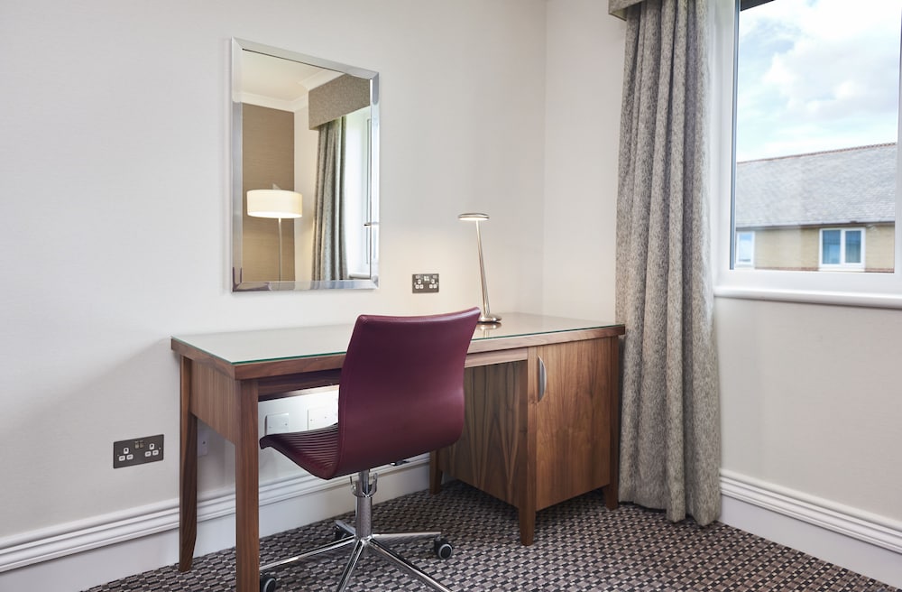 DOUBLETREE BY HILTON BRISTOL NORTH 47/47