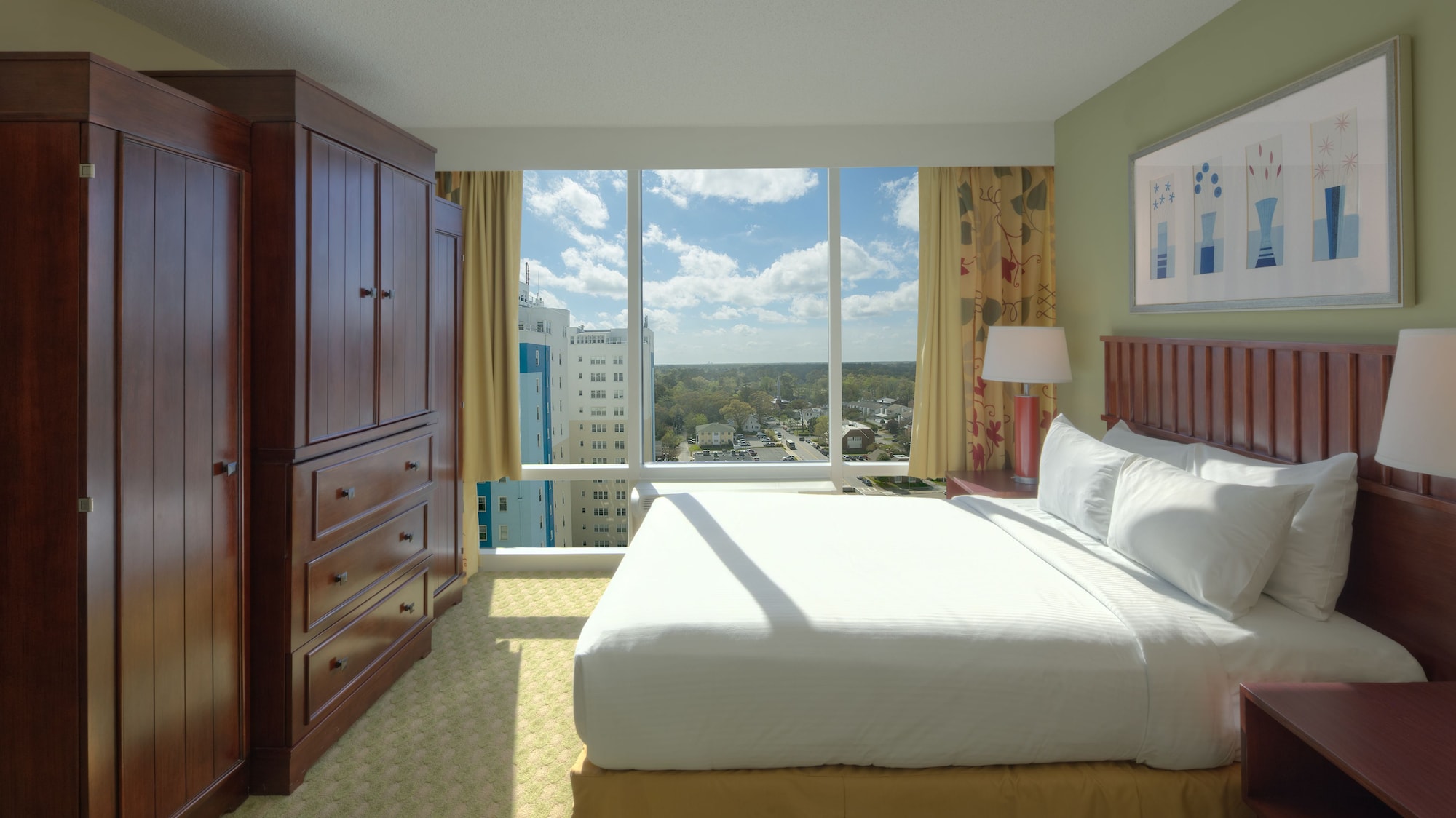 2 BEDROOMS, 2 QUEEN BEDS, CITY VIEW, SOFA
