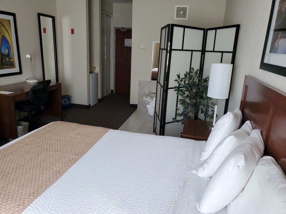 Days Inn by Wyndham Ottawa Airport 22/48