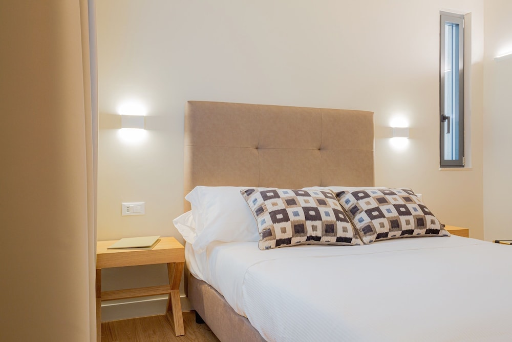 Hotel Politeama 22/69
