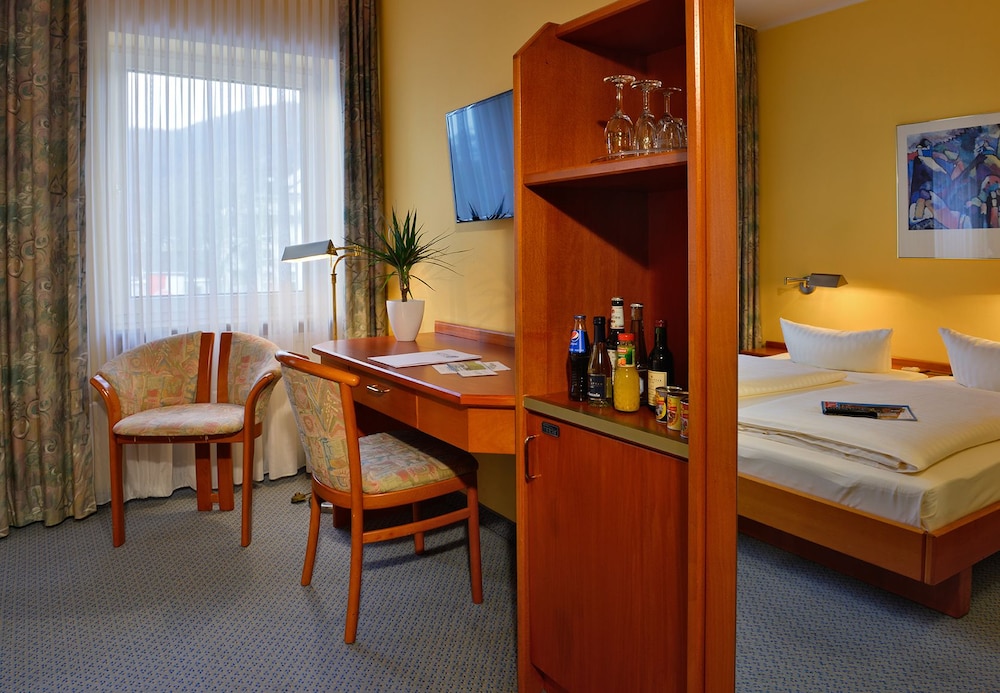 Rheinhotel Vier Jahreszeiten 18/40