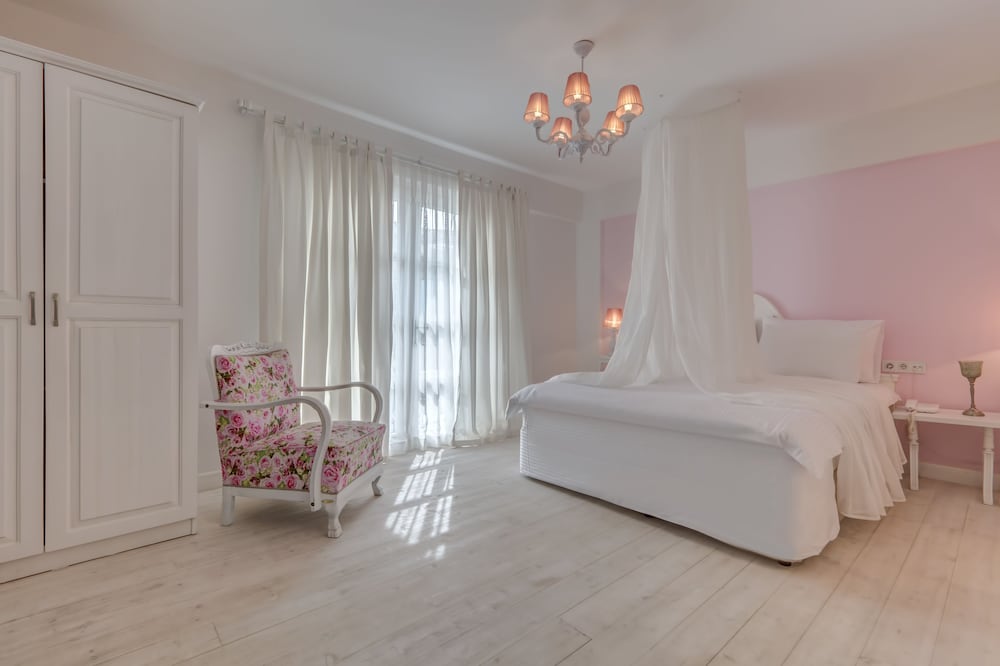 ERENDIRA HOTEL 22/75