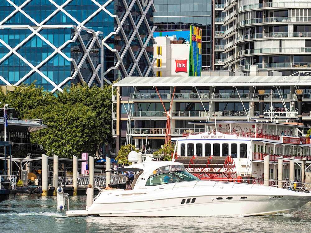 Ibis Sydney Barangaroo Hotel 67/70