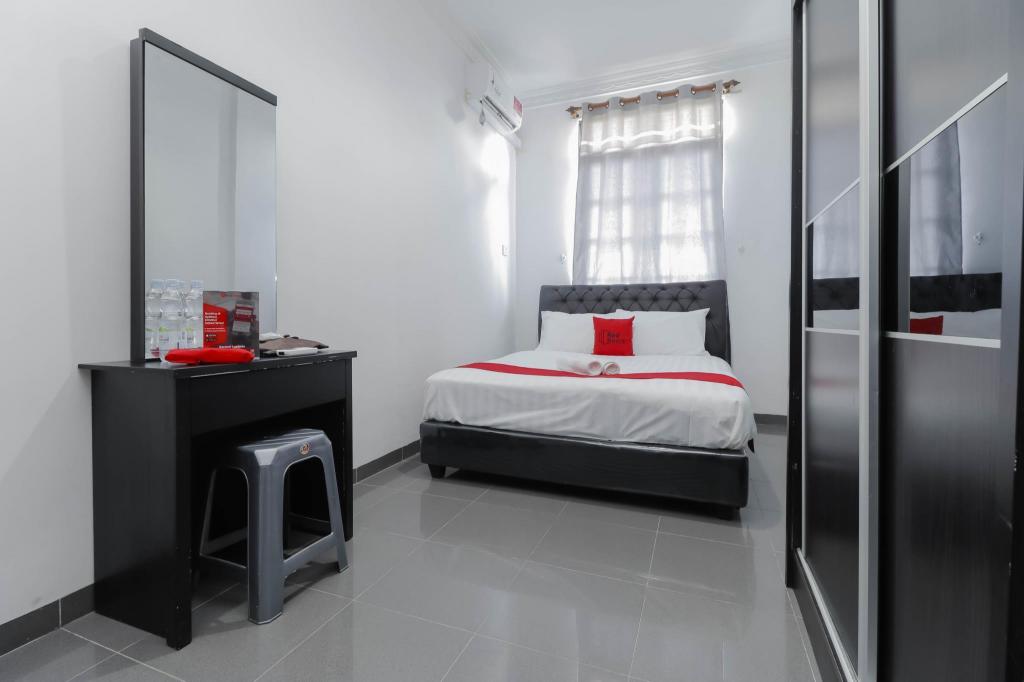 Reddoorz Plus Near Batam City Square 10/29