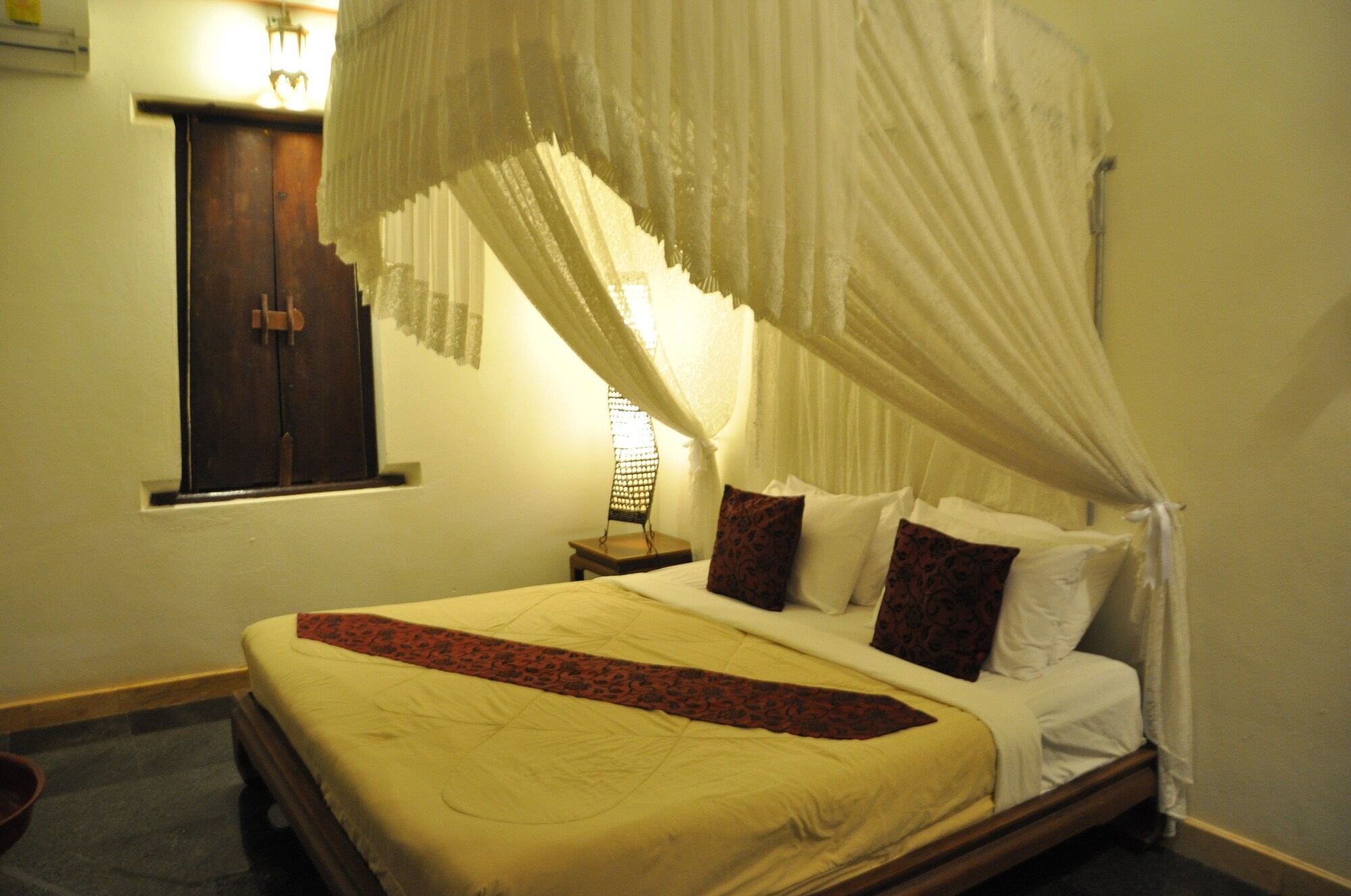 SUPERIOR, DOUBLE BED