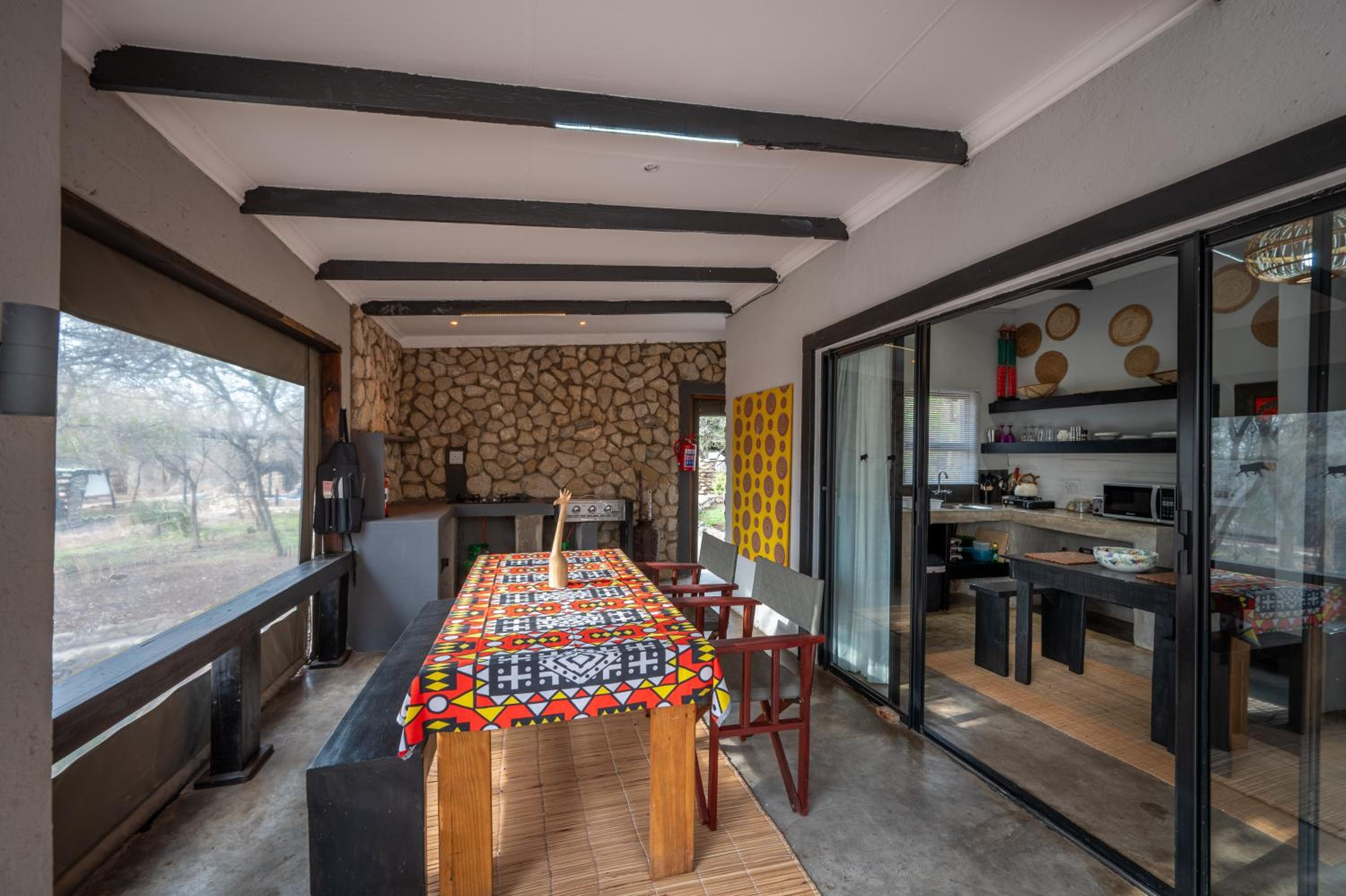 Foxy Crocodile Bush Retreat & Kruger Safaris 26/43