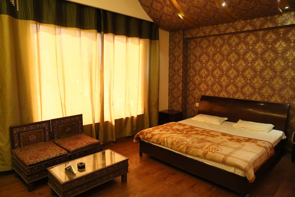 Deluxe, Double Bed