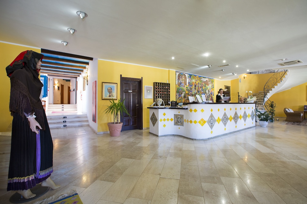 Lobby at Hotel Orlando Sardegna, VILLAGRANDE STRISAILI