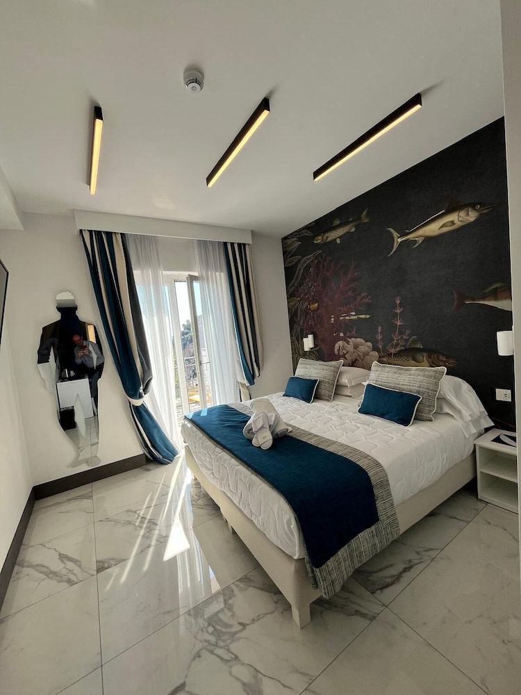 ROOM, DOUBLE BED, SEA VIEW