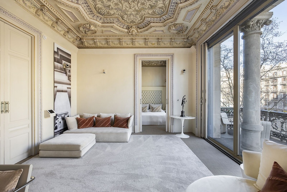 Grand, Suite, King and Twin Beds