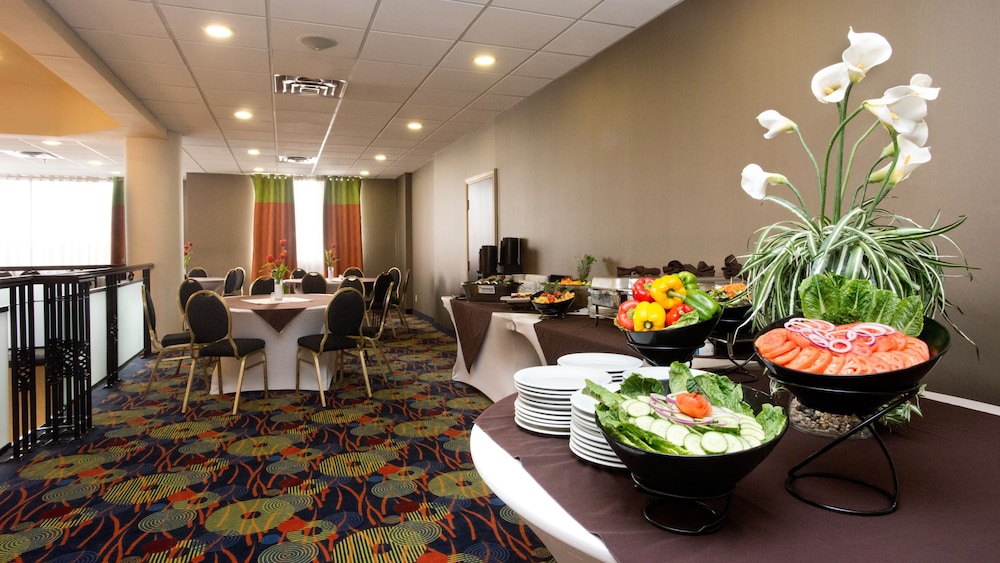 Holiday Inn And Suites Mississauga 29/39