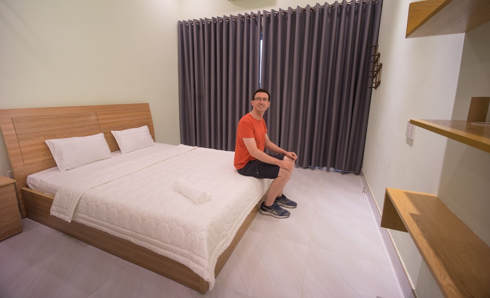 Language Exchange Hostel 1 12/23