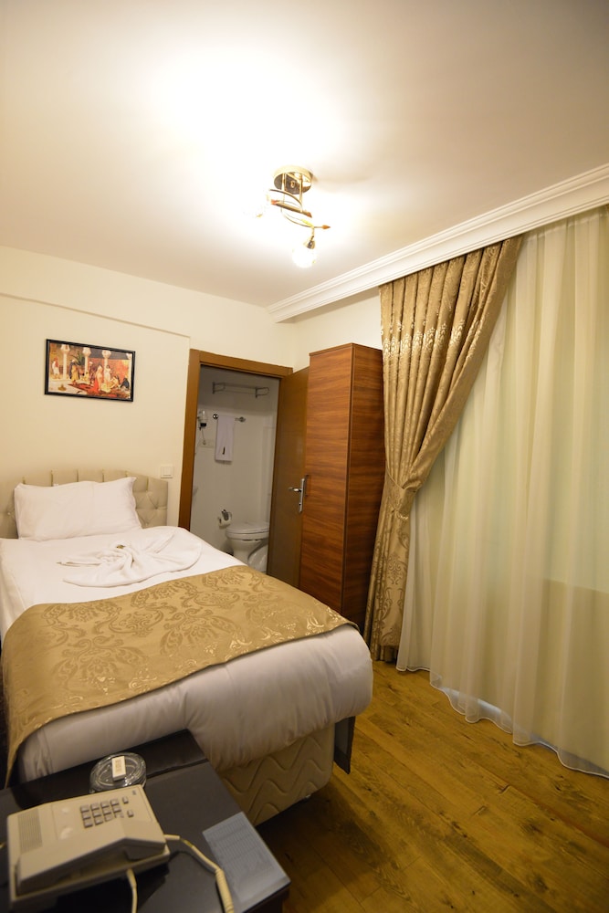 Hotel Ankatra 63/70