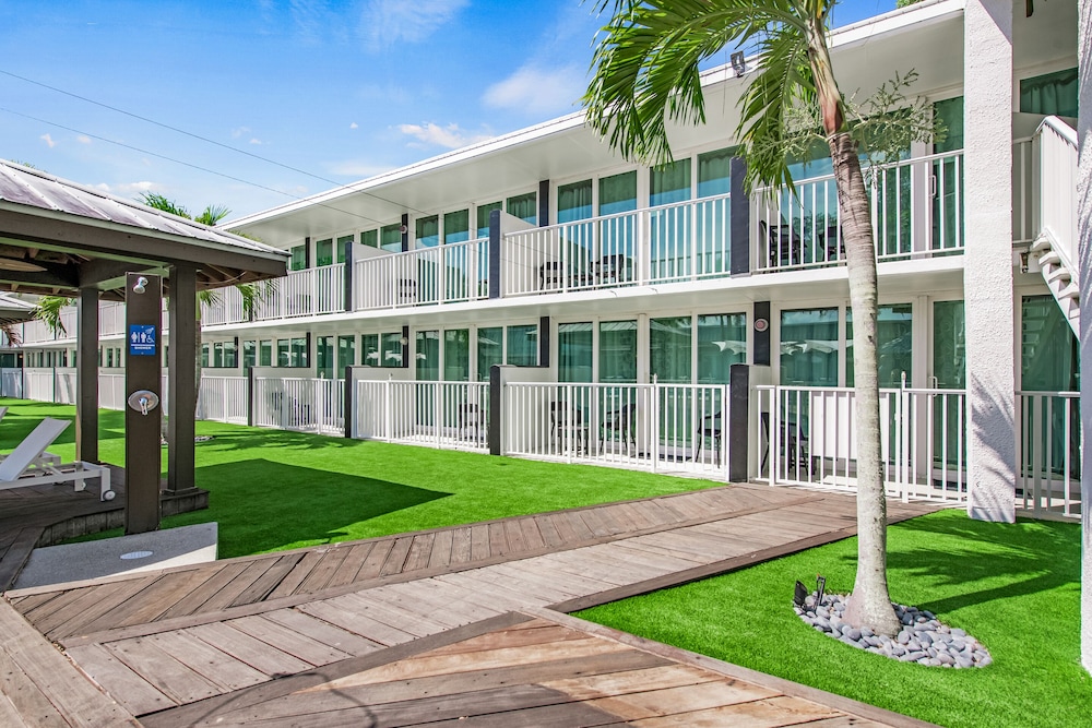 Casey Key Resorts - Mainland 2/68