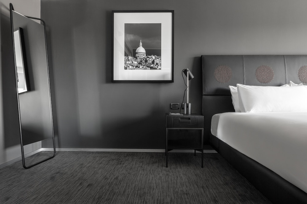 Intercontinental Malta 23/83