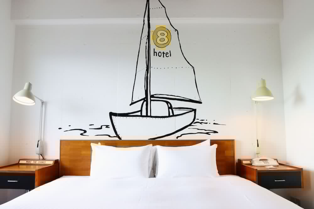 8Hotel 23/63