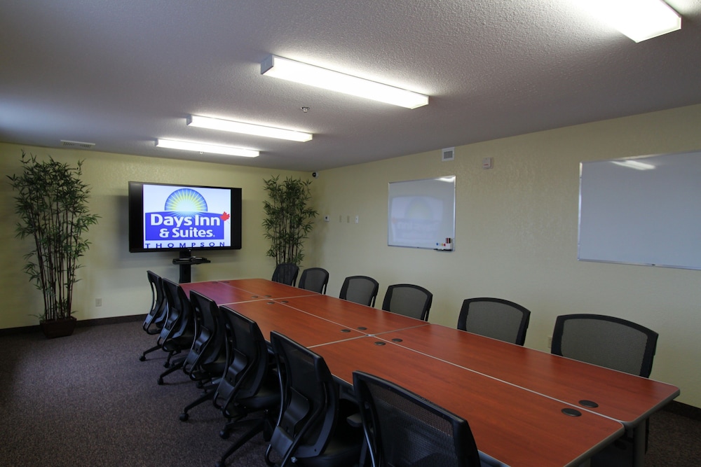 Days Inn & Suites by Wyndham Thompson 27/32