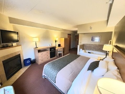AmericInn by Wyndham Waconia 39/80