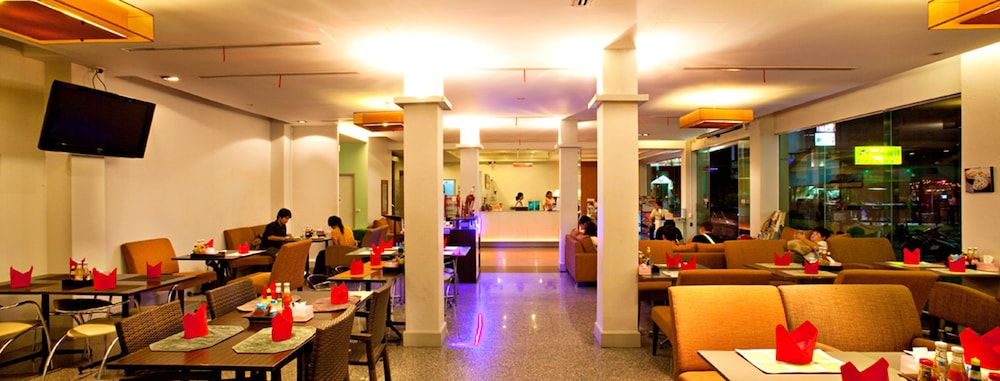 C N Hotel Patong 37/46