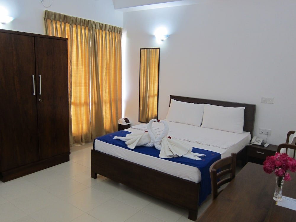 Hotel Oviya 2/28