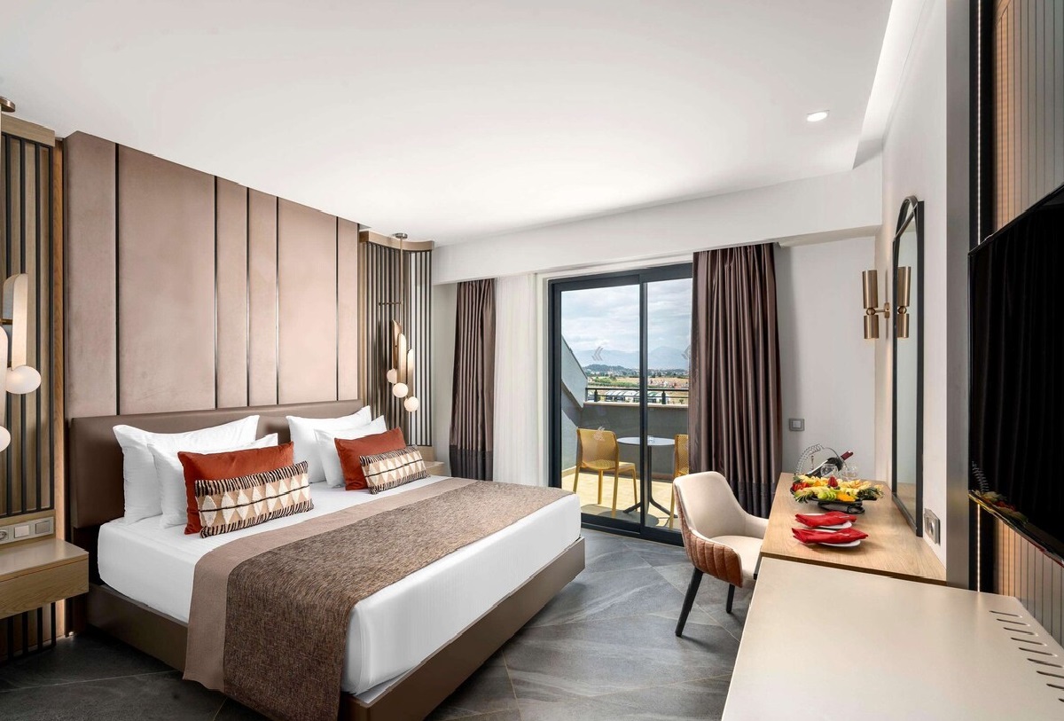 Room, Double Bed, Lateral Side Sea View