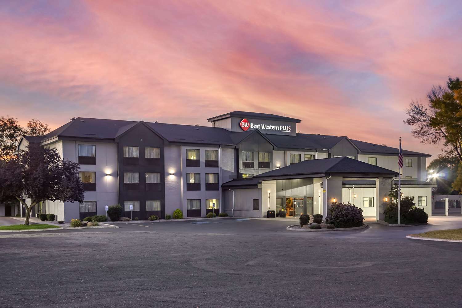 Best Western Plus Spokane North 2/33