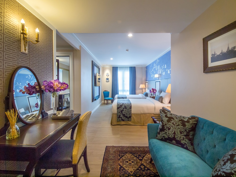 Sara's Hotel 17/27