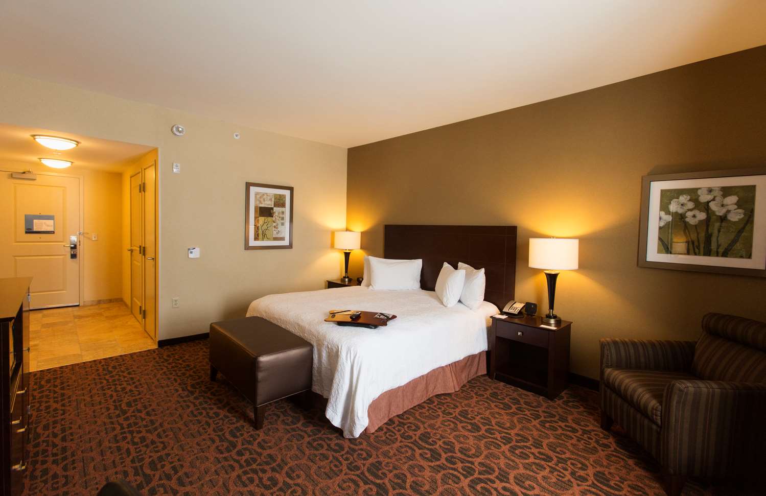 Room, King Bed, Water View, Bathtub, Accessible