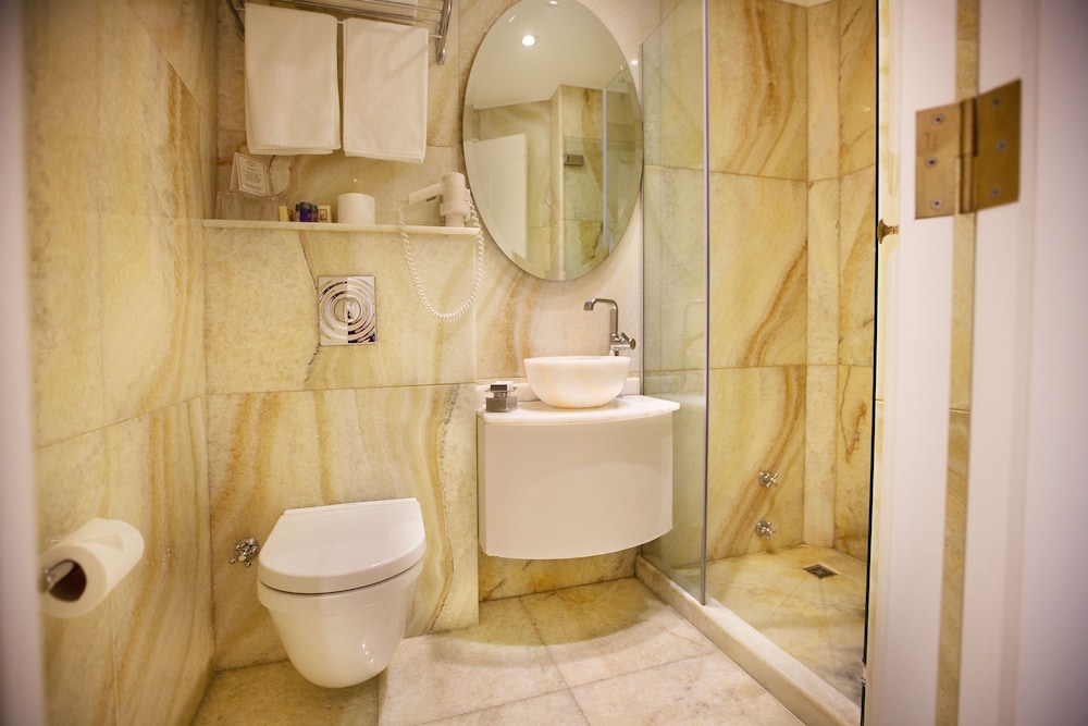 Valide Sultan Konagi Hotel 36/40