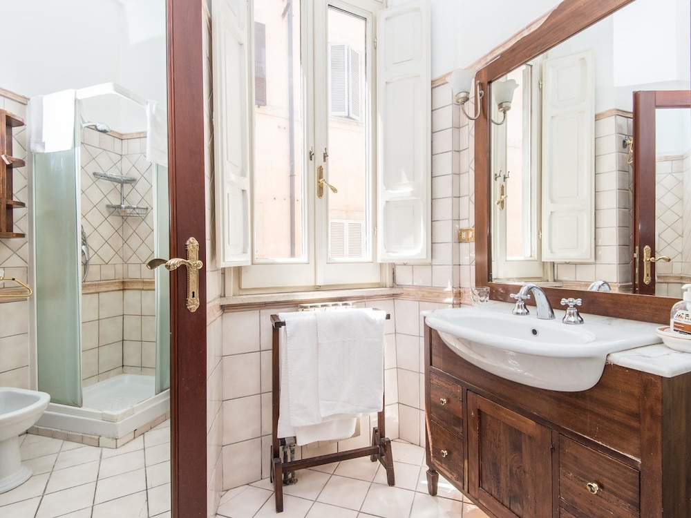 RSH Spanish Steps Luxury Apartment 34/44
