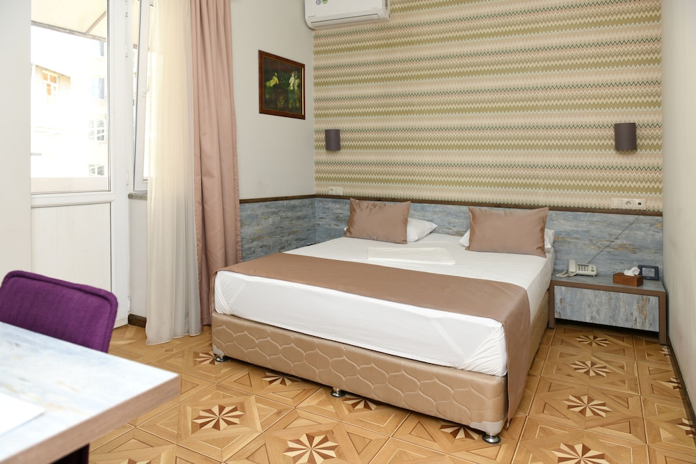 STANDARD, DOUBLE BED, BALCONY
