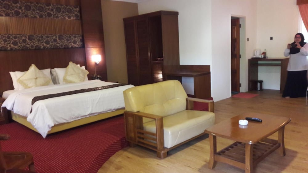 Rompin Beach Resorts 13/39