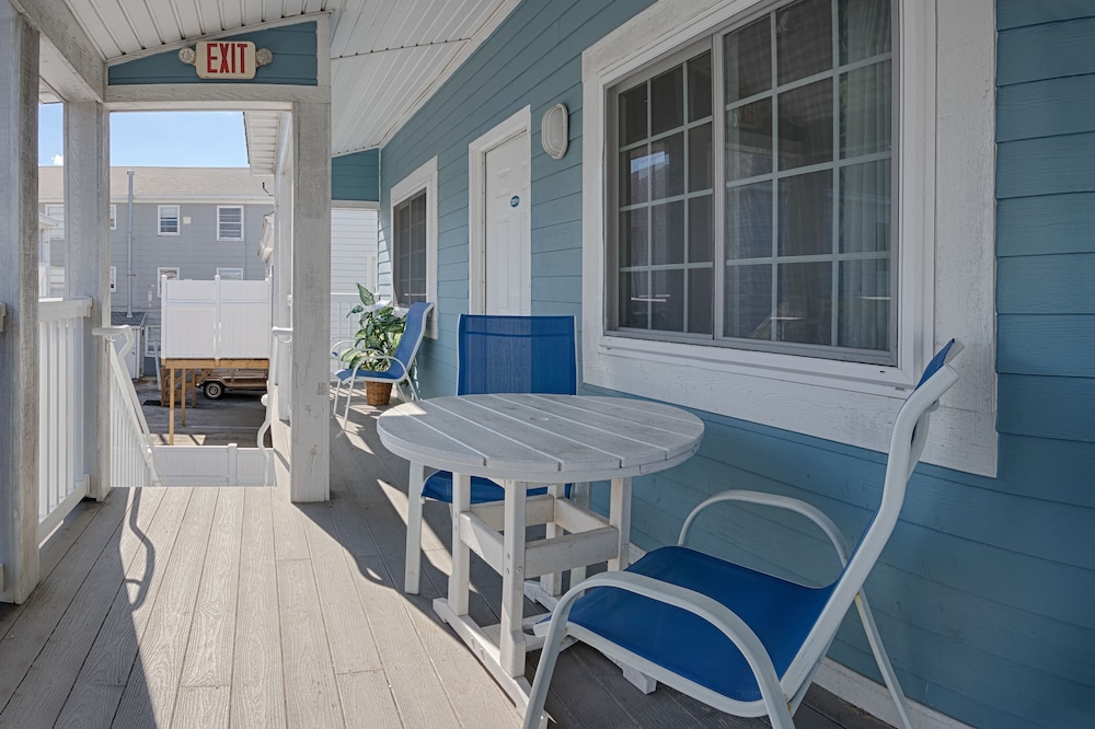 Commander Beach House Hotel 34/50