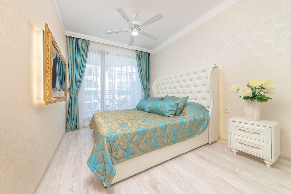 Harmony Suites 10 12/42
