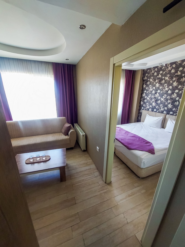 Udi Hotel 10/47